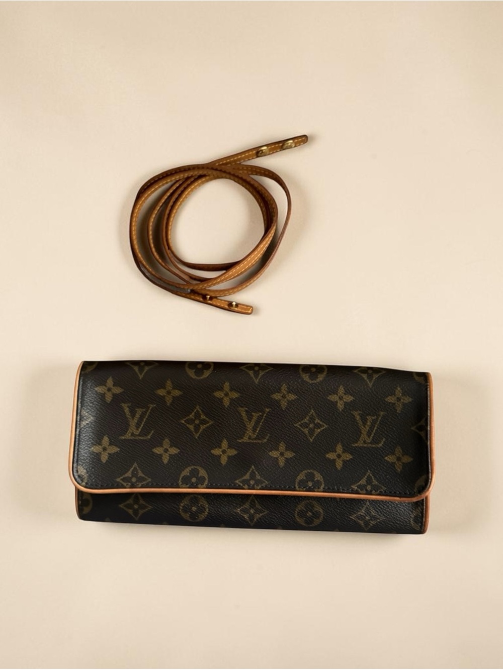 Louis Vuitton GM  Twin Pochette